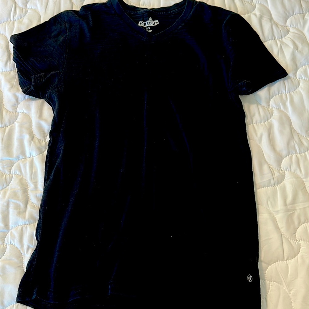 Men’s Volcom shirt
